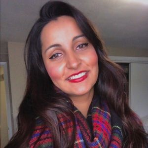 Meet your Posher, Julia